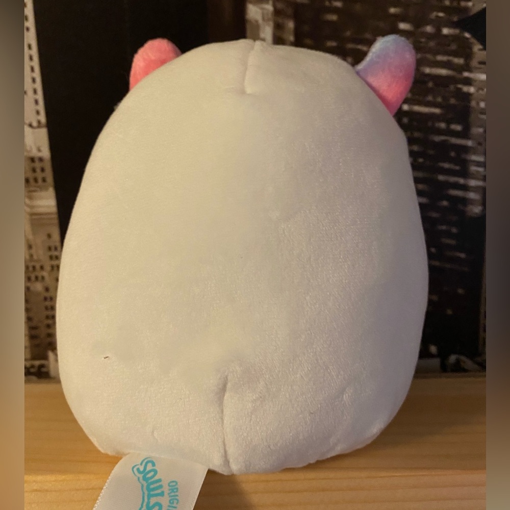 BNWT Squishmallows 5” Yuri the Yeti (Rainbow) Squishmallow with tag - Picture 3 of 3